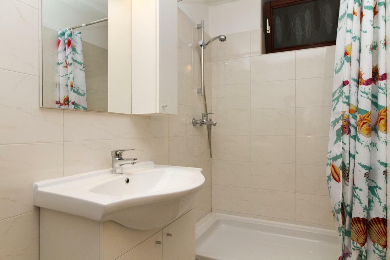 Apartments Perka Near Beach Пула Екстер'єр фото