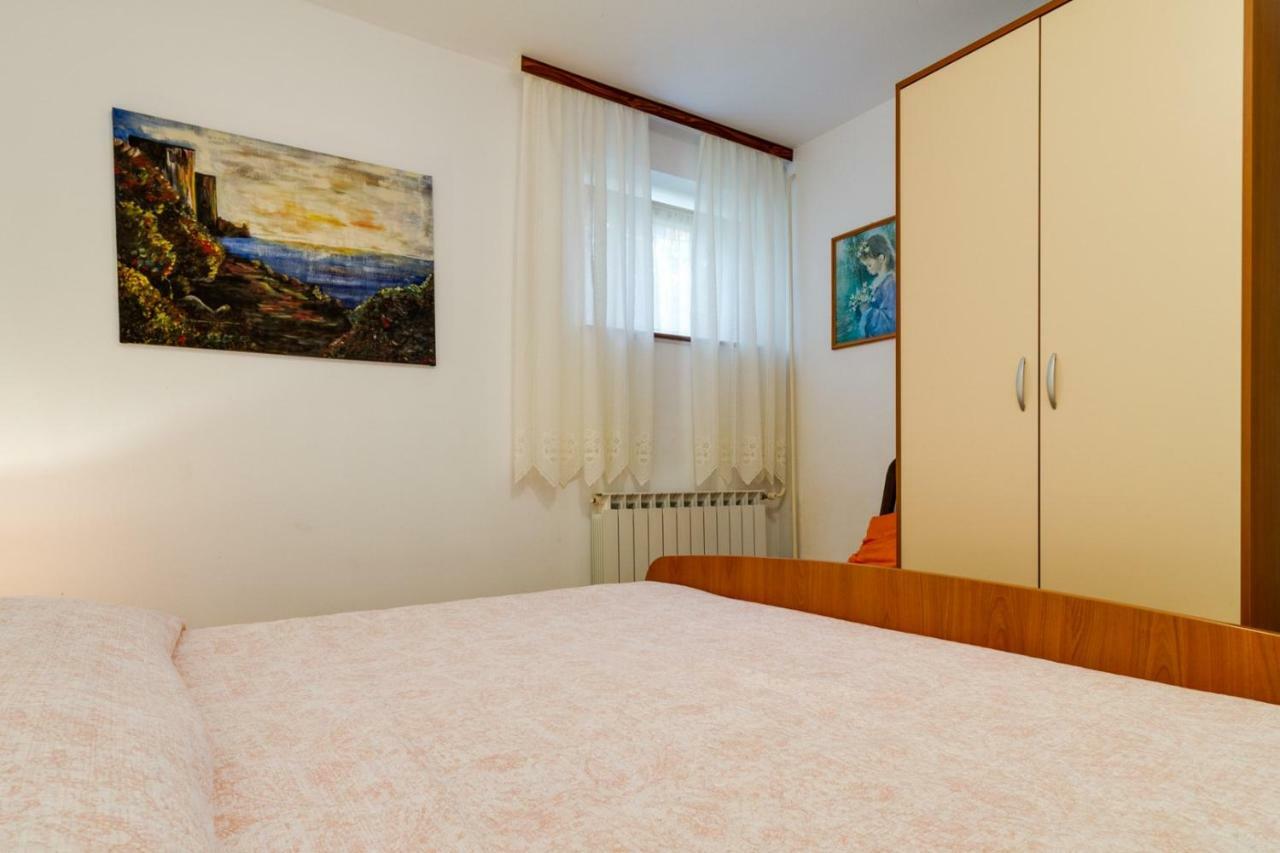 Apartments Perka Near Beach Пула Екстер'єр фото